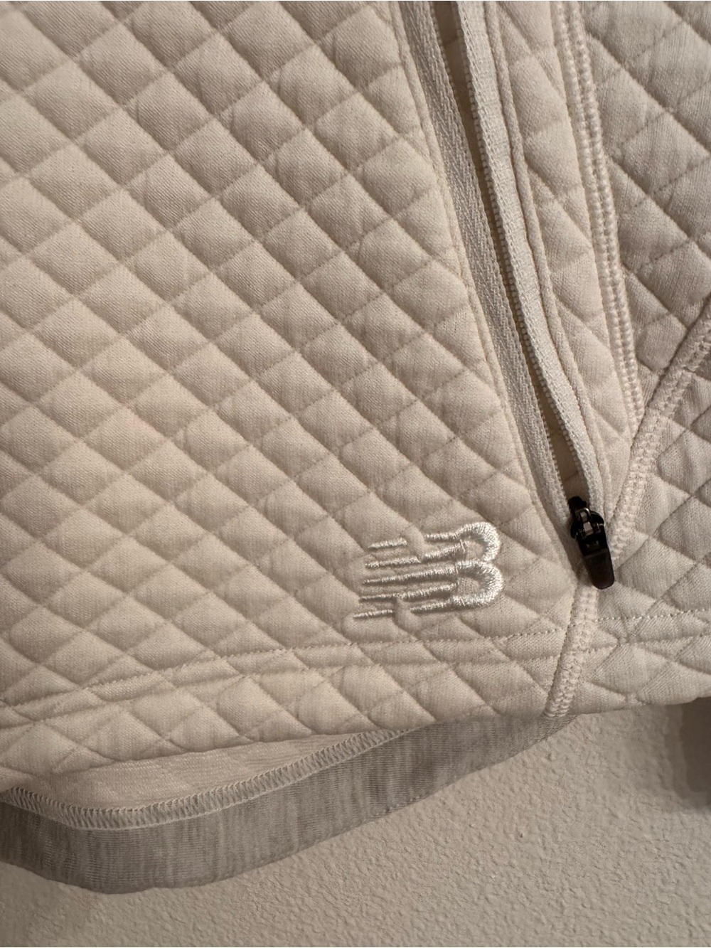 New Balance Quilted Hooded Jacket - Cream/Off-White XS - Picture 6 of 6